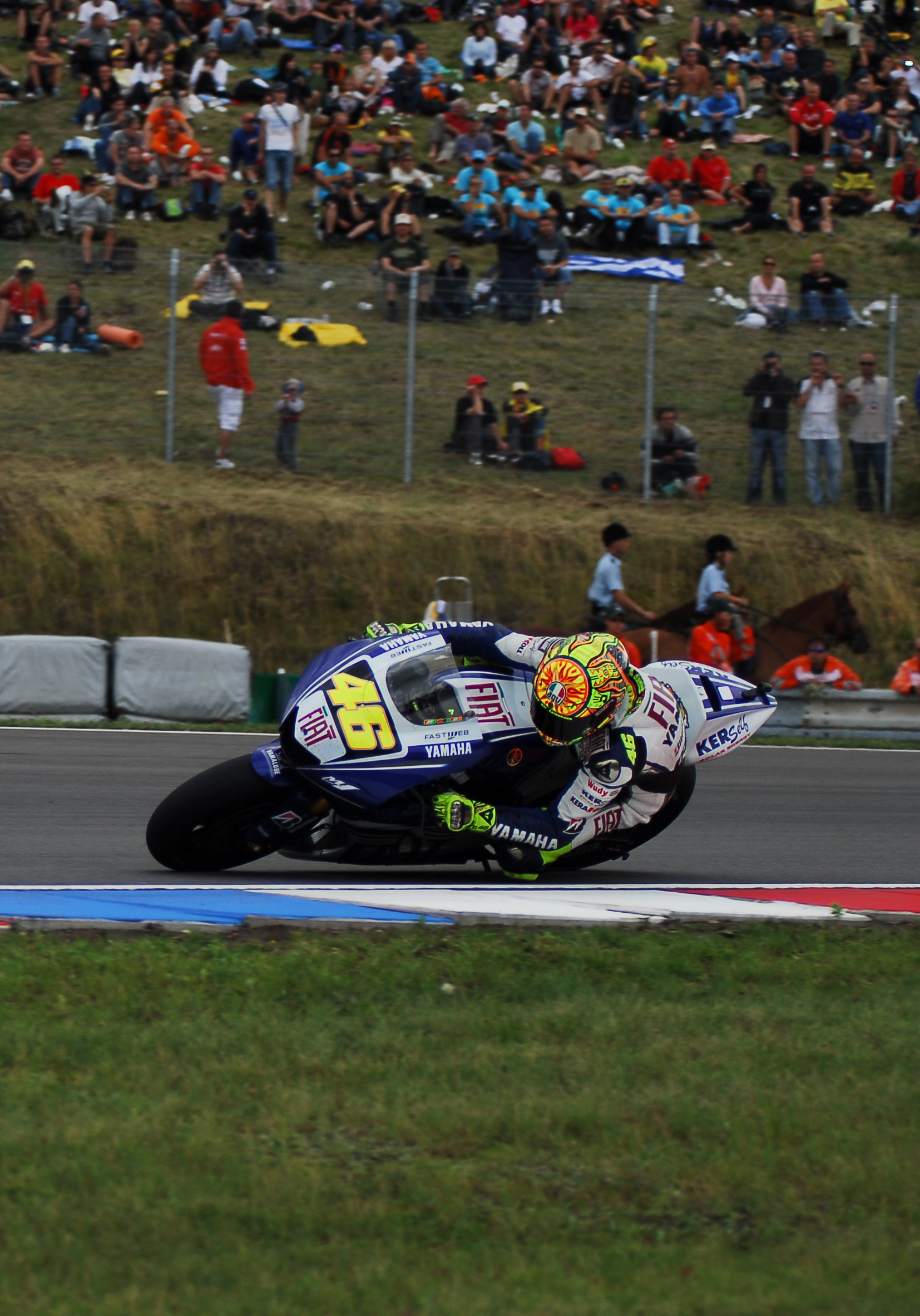 2023-Piazzola-Valentino-cartolina